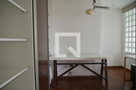 Apartamento à venda com 440m², 6 quartos e 4 vagasQuarto Suite 4
