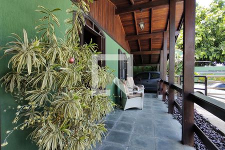 Casa de condomínio à venda com 203m², 3 quartos e 3 vagas Casa de condomínio à venda com 203m², 3 quartos e 3 vagasVaranda