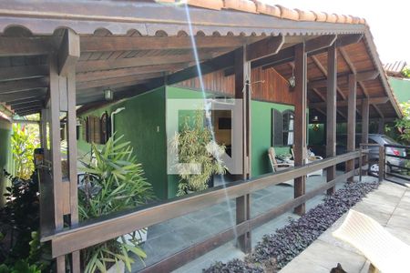 Casa de condomínio à venda com 203m², 3 quartos e 3 vagas Casa de condomínio à venda com 203m², 3 quartos e 3 vagasFachada