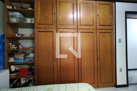 Casa de condomínio à venda com 203m², 3 quartos e 3 vagas Casa de condomínio à venda com 203m², 3 quartos e 3 vagasQuarto 2 - Armários