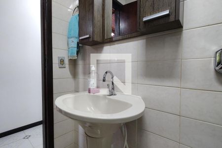 Casa de condomínio à venda com 203m², 3 quartos e 3 vagas Casa de condomínio à venda com 203m², 3 quartos e 3 vagasBanheiro Social