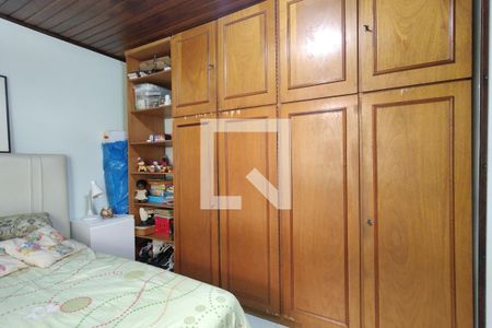 Casa de condomínio à venda com 203m², 3 quartos e 3 vagas Casa de condomínio à venda com 203m², 3 quartos e 3 vagasQuarto 2 - Armários