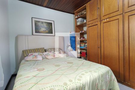 Casa de condomínio à venda com 203m², 3 quartos e 3 vagas Casa de condomínio à venda com 203m², 3 quartos e 3 vagasQuarto 2 - Armários