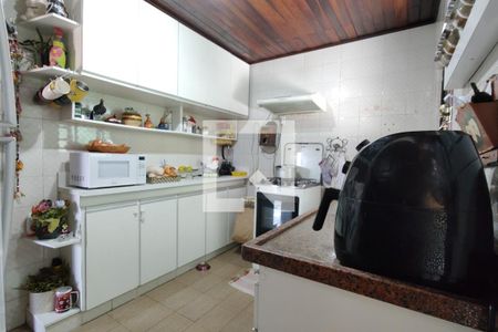 Casa de condomínio à venda com 203m², 3 quartos e 3 vagas Casa de condomínio à venda com 203m², 3 quartos e 3 vagasCozinha - Armários