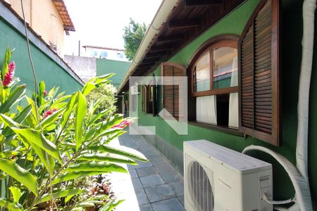 Casa de condomínio à venda com 203m², 3 quartos e 3 vagas Casa de condomínio à venda com 203m², 3 quartos e 3 vagasQuintal