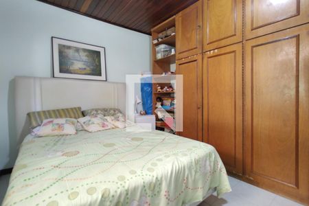 Casa de condomínio à venda com 203m², 3 quartos e 3 vagas Casa de condomínio à venda com 203m², 3 quartos e 3 vagasQuarto 2 - Armários