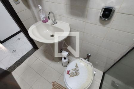 Casa de condomínio à venda com 203m², 3 quartos e 3 vagas Casa de condomínio à venda com 203m², 3 quartos e 3 vagasBanheiro Social