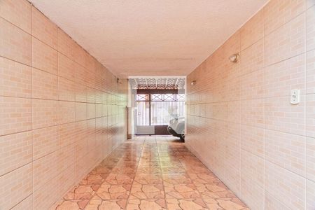 Casa à venda com 170m², 4 quartos e 3 vagas Casa à venda com 170m², 4 quartos e 3 vagasÁrea externa