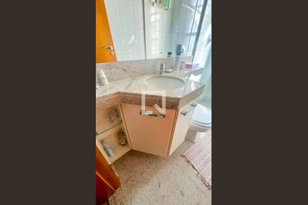 Apartamento à venda com 77m², 3 quartos e 1 vaga Apartamento à venda com 77m², 3 quartos e 1 vagaBanheiro