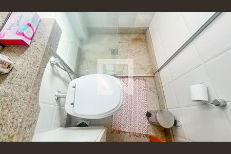 Apartamento à venda com 77m², 3 quartos e 1 vaga Apartamento à venda com 77m², 3 quartos e 1 vagaBanheiro