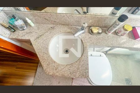 Apartamento à venda com 77m², 3 quartos e 1 vaga Apartamento à venda com 77m², 3 quartos e 1 vagaBanheiro