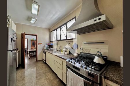 Apartamento para alugar com 195m², 4 quartos e 4 vagas Apartamento para alugar com 195m², 4 quartos e 4 vagasCozinha