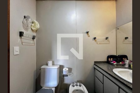 Apartamento para alugar com 195m², 4 quartos e 4 vagas Apartamento para alugar com 195m², 4 quartos e 4 vagasBanheiro Suíte 2