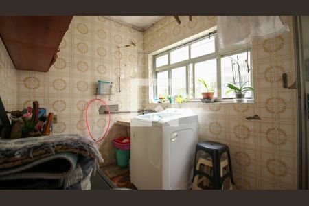 Casa à venda com 240m², 4 quartos e 2 vagas Casa à venda com 240m², 4 quartos e 2 vagasÁrea de Serviço