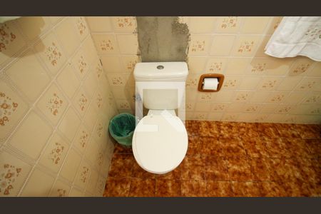 Casa à venda com 240m², 4 quartos e 2 vagas Casa à venda com 240m², 4 quartos e 2 vagasBanheiro