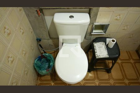 Casa à venda com 240m², 4 quartos e 2 vagas Casa à venda com 240m², 4 quartos e 2 vagasBanheiro 2