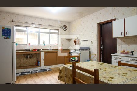 Casa à venda com 240m², 4 quartos e 2 vagas Casa à venda com 240m², 4 quartos e 2 vagasCozinha