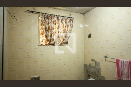 Casa à venda com 240m², 4 quartos e 2 vagas Casa à venda com 240m², 4 quartos e 2 vagasBanheiro 2