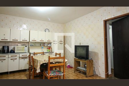 Casa à venda com 240m², 4 quartos e 2 vagas Casa à venda com 240m², 4 quartos e 2 vagasCozinha