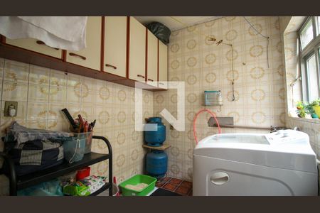 Casa à venda com 240m², 4 quartos e 2 vagas Casa à venda com 240m², 4 quartos e 2 vagasÁrea de Serviço