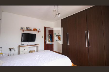 Casa à venda com 240m², 4 quartos e 2 vagas Casa à venda com 240m², 4 quartos e 2 vagasQuarto 2