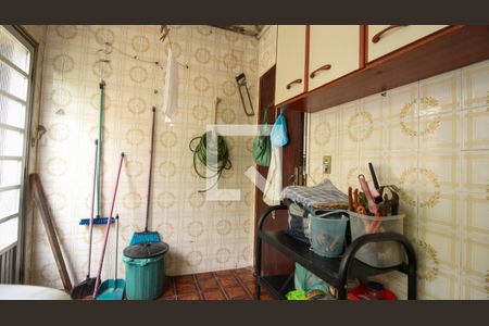 Casa à venda com 240m², 4 quartos e 2 vagas Casa à venda com 240m², 4 quartos e 2 vagasÁrea de Serviço