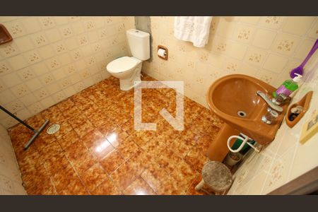 Casa à venda com 240m², 4 quartos e 2 vagas Casa à venda com 240m², 4 quartos e 2 vagasBanheiro