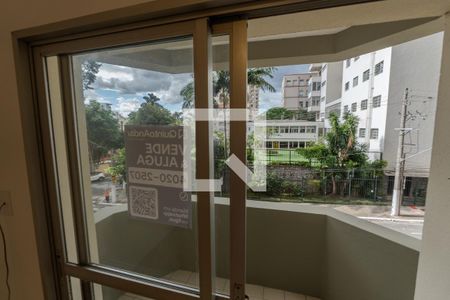 Apartamento à venda com 35m², 1 quarto e 1 vaga Apartamento à venda com 35m², 1 quarto e 1 vagaPlaquinha