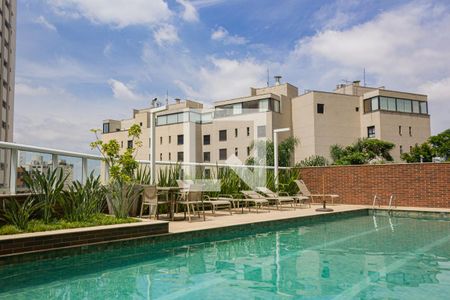 Apartamento à venda com 229m², 3 quartos e 3 vagas Apartamento à venda com 229m², 3 quartos e 3 vagasPiscina