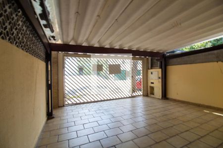 Casa à venda com 234m², 3 quartos e 2 vagas Casa à venda com 234m², 3 quartos e 2 vagasGaragem