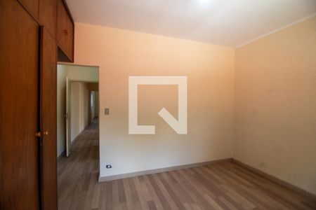 Casa à venda com 234m², 3 quartos e 2 vagas Casa à venda com 234m², 3 quartos e 2 vagasQuarto 3 - Suíte