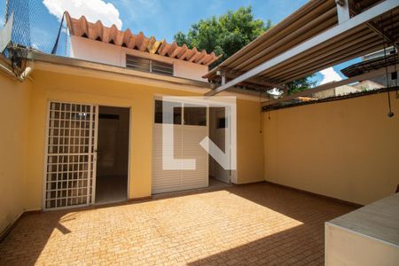 Casa à venda com 234m², 3 quartos e 2 vagas Casa à venda com 234m², 3 quartos e 2 vagasQuintal