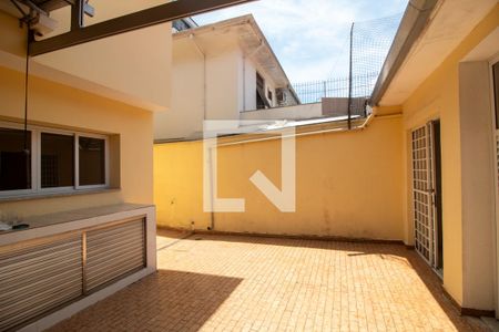 Casa à venda com 234m², 3 quartos e 2 vagas Casa à venda com 234m², 3 quartos e 2 vagasQuintal