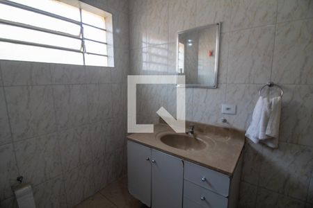 Casa à venda com 234m², 3 quartos e 2 vagas Casa à venda com 234m², 3 quartos e 2 vagasBanheiro da Suíte