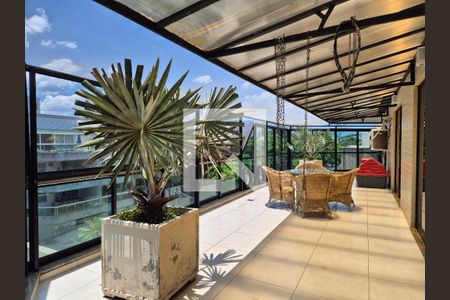 Apartamento para alugar com 250m², 4 quartos e 3 vagasVaranda