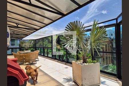 Apartamento para alugar com 250m², 4 quartos e 3 vagasVaranda