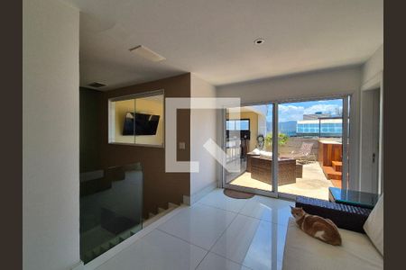 Apartamento para alugar com 250m², 4 quartos e 3 vagasHall