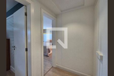 Apartamento para alugar com 250m², 4 quartos e 3 vagasHall