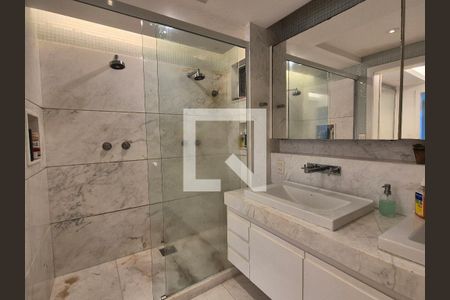 Apartamento para alugar com 250m², 4 quartos e 3 vagasBanheiro da suíte 2