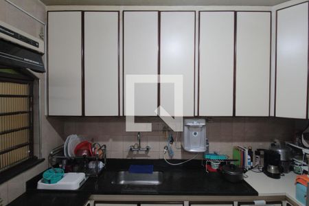 Casa à venda com 240m², 6 quartos e 3 vagasCozinha