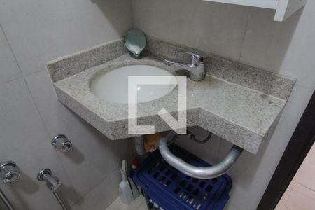 Casa à venda com 240m², 6 quartos e 3 vagasBanheiro Social