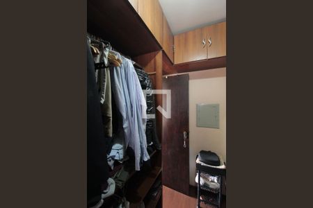 Casa à venda com 240m², 6 quartos e 3 vagasQuarto