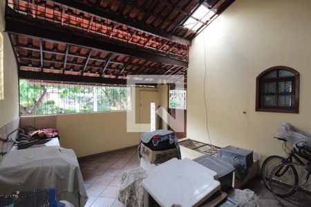 Casa à venda com 240m², 6 quartos e 3 vagasÁrea Externa