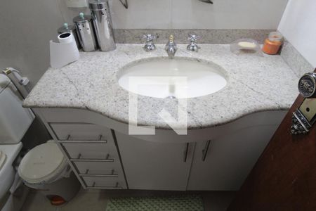 Casa à venda com 240m², 6 quartos e 3 vagasBanheiro Social