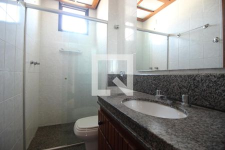 Apartamento à venda com 230m², 4 quartos e 3 vagasBanheiro 