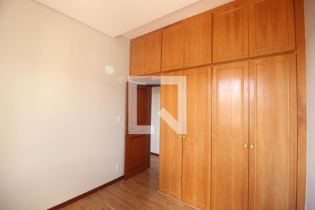 Apartamento à venda com 230m², 4 quartos e 3 vagasQuarto 