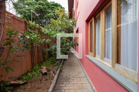 Casa à venda com 500m², 4 quartos e 4 vagasCorredor