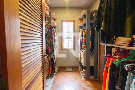 Casa à venda com 500m², 4 quartos e 4 vagasQuarto 2 - Suíte - Closet