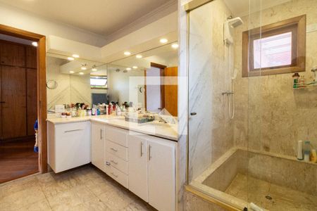 Casa à venda com 500m², 4 quartos e 4 vagasBanheiro da Suíte 4