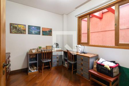 Casa à venda com 500m², 4 quartos e 4 vagasEscritório